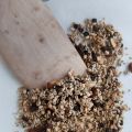 geröstetes Müsli + Caramel Soße