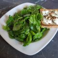 Portulak-Spinat-Salat mit Ziegenkäsecroûtons
