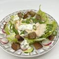 Knackiger Salat mit gebratener Hähnchenbrust[...]