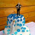 Hochzeitstorte in Blau-Weiß