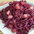 Süßsaurer Rotkohl mit Apfel