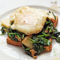 Pikantes Frühstück mit Spinat