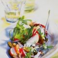 Rote Bete-Salat mit Rauke, Walnüssen und Krabben