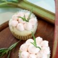 Rhubarb & White Chocolate Cupcakes mit Rosmarin[...]