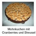 Mohnkuchen mit Cranberries und Streusel