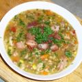 Gemüsesuppe mit krossem Lachsfleisch[...]