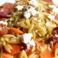 Kritharaki-Pfanne mit Möhren und Feta