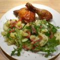 Knusprige Hähnchenkeulen an Kartoffelsalat mit[...]