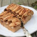 Apfelkuchen mit karamellisierten Walnüssen