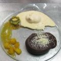 Fondant au chocolat an Orangensoße, karamell.[...]