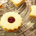[in der Weihnachtsbäckerei] Spitzbuben