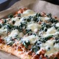 Hackfleisch-Spinat-Pizza  mit Mozzarella
