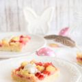 Saftiger Erdbeer Rhabarber Streuselkuchen mit[...]