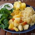 Rohkostplatte mit Sauerkraut