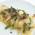 Linguine con asparagi e prosciutto (Nudeln mit[...]