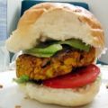 Vegetarische Bulgur-Nuss-Burger