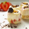 Minigugls mit Vanille, Erdbeeren und Schokolade