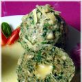 Spinatknödel mit geschmolzener Butter und[...]