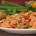 Exotischer Kartoffelsalat mit Curry und Roter[...]