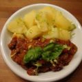 Kartoffeln mit Bolognese und Staudensellerie