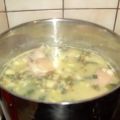 Erbsensuppe mit Eisbein und Rippchen