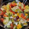 gemischter Salat mit Frucht