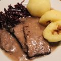 Sauerbraten mit selbstgemachten Kartoffelknödeln