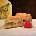 Rhabarber-Topfen-Kuchen mit Hefeteig;[...]