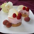 Himbeertörtchen mit Rosenblütenwasser und[...]