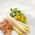 Spargel mit Schinken und Kartoffeln