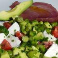Geräucherter Thunfisch an Spargel-Avocado-Salat[...]