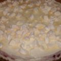 Schneeflocken-Torte mit Kirschen