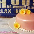 Cinnamon caramel cake with frangipanis |[...]