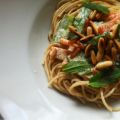 Frische Minz-Frühlingssauce zu Pasta
