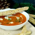 Tomatensüppchen mit Kräuter Grissini
