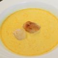 Kokos-Curry-Suppe mit gebratener Jakobsmuschel