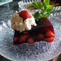 Dessert: Erdbeeren in Weinaspik