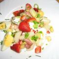 Spargelsalat mit Ei, Erdbeeren und[...]
