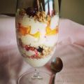 Geschichtetes Müsli im Glas