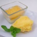 Cheesecake im Glas mit Orangen-Kaki-Sorbet