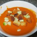 Sommerliche Suppe nach Gazpacho Art mit Croutons