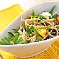 Linguine mit Erbsen, Mozzarella und Pfirsichen