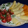 Käse-Brotzeitteller für laue Sommerabende