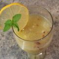 Getränke: Schönheitstrunk mit Kiwi und Pfirsich
