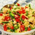 Salat mit Paprika und Thunfisch ...