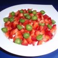 Frühstücksmüsli mit Erdbeeren und Mini-Kiwis