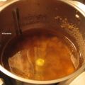 Consommé (geklärte Rinderbrühe)/ Klären im[...]