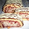 Kuchen: Schwarzwälder Kirschrolle