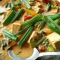 Veganes Curry mit Tofu und Kokosmilch