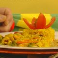 Gemüsereis mit Curry und Papadam